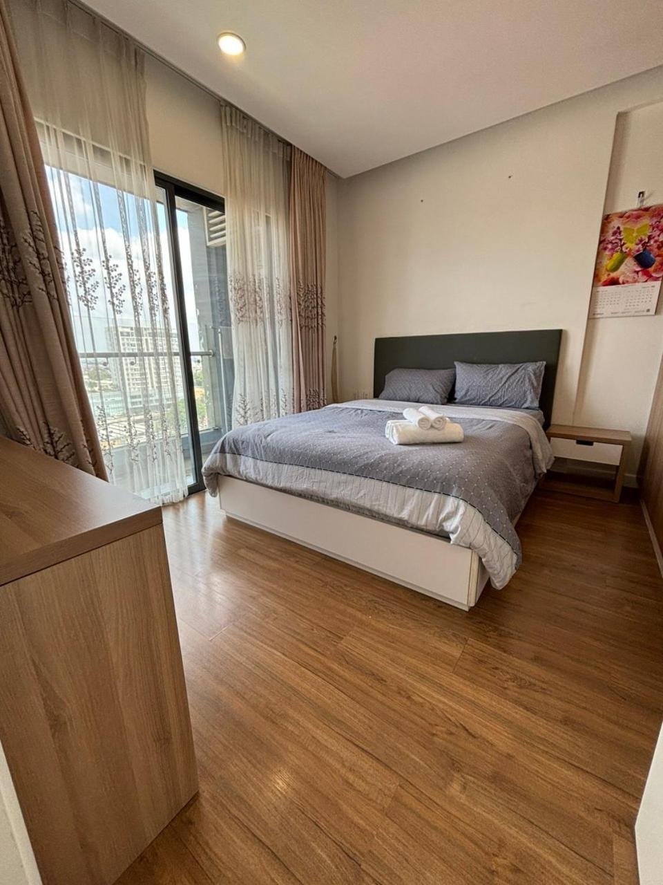 Căn hộ Ho Dich Vu Republic Plaza,tan Binh, Mien Phi Ho Boi, Phong Gym, Day Du Tien Nghi, Wifi Toc Do Cao
