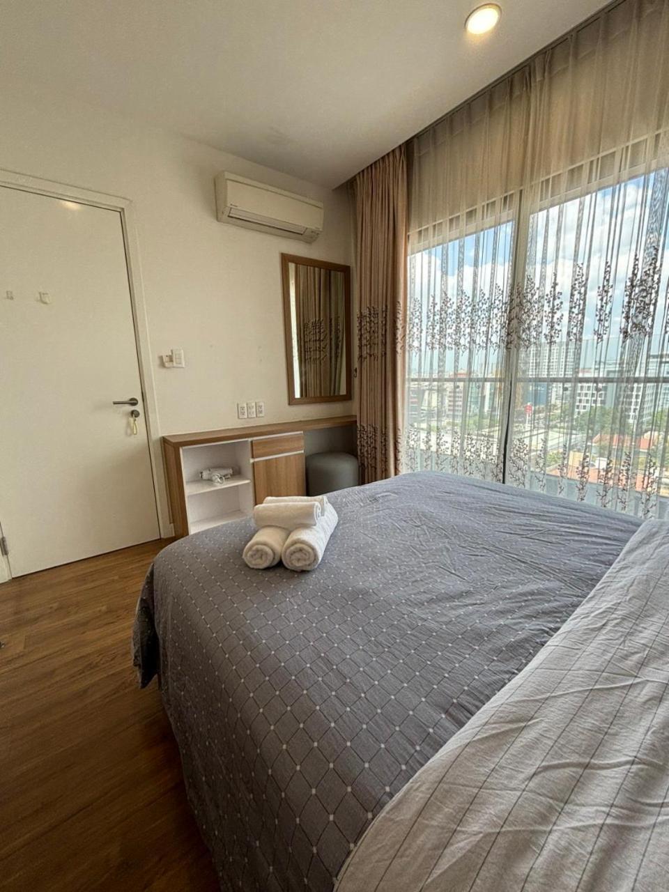 Ho Dich Vu Republic Plaza,tan Binh, Mien Phi Ho Boi, Phong Gym, Day Du Tien Nghi, Wifi Toc Do Cao Căn hộ